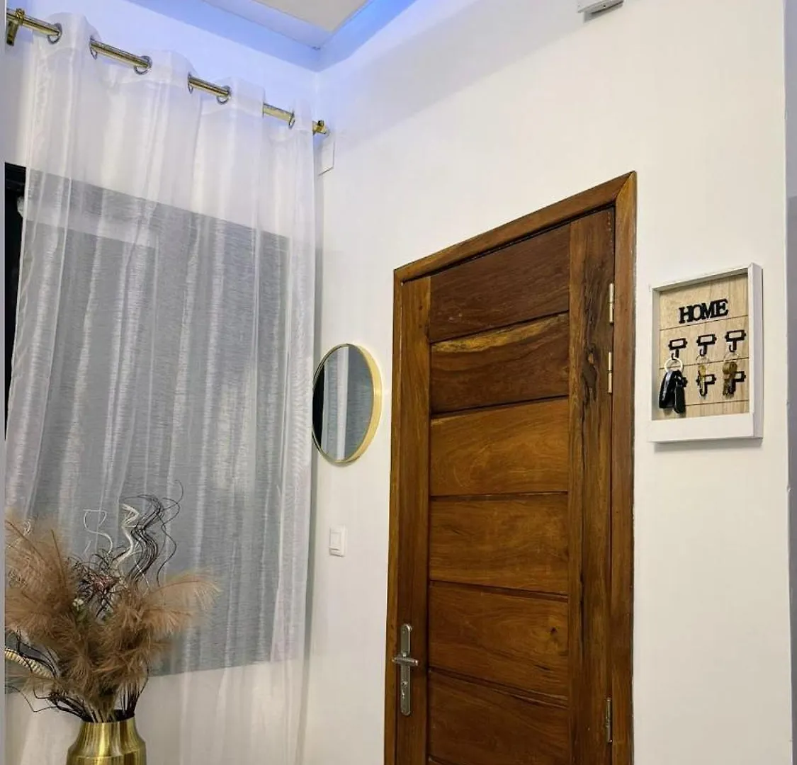 Studio Spacieux Une Chambre Ouest Foire Dakar 0*,